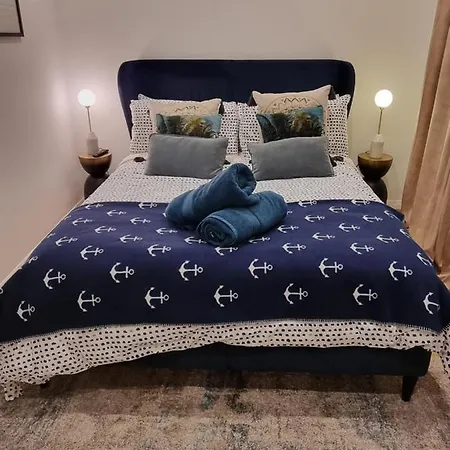 Live Like A Celebrity On Millionaire's Row * London