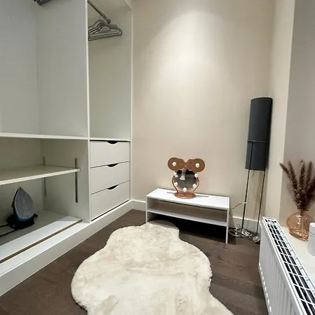 Apartment 1 Spacious Luxury Bedroom Flat On Oxford St, Next To Selfridges London