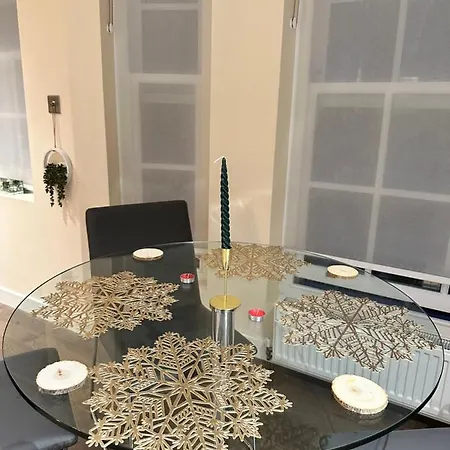 1 Spacious Luxury Bedroom Flat On Oxford St, Next To Selfridges * London