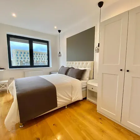 Capsulehotel Goodwin St *