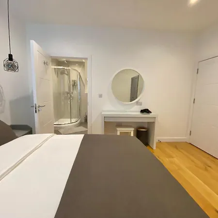 Goodwin St