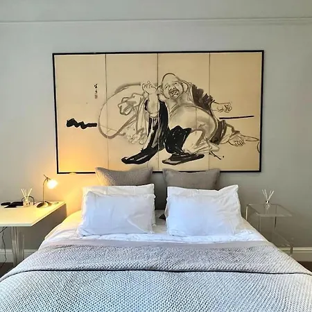 Bond Style In South Kensington Appartement *