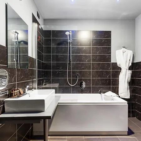 The Bryson Hotel 4*