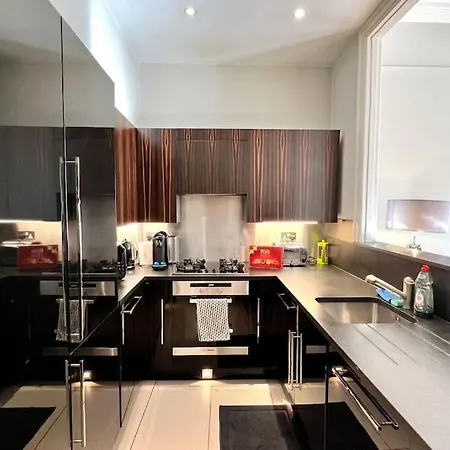 Bond Style In South Kensington *