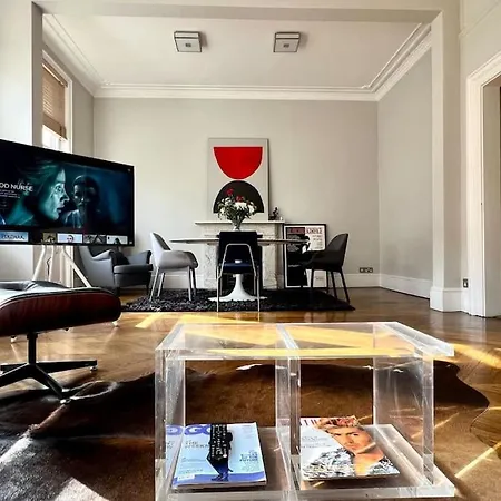 Bond Style In South Kensington Londres