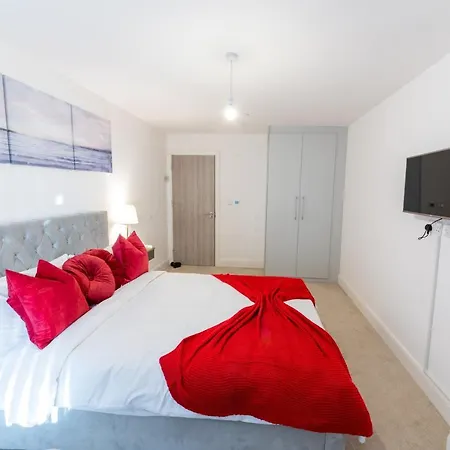 Luxury 2 Bedrooms - 2 Bathrooms - F5 *