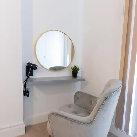 Luxury 2 Bedrooms - 2 Bathrooms - F5 * London