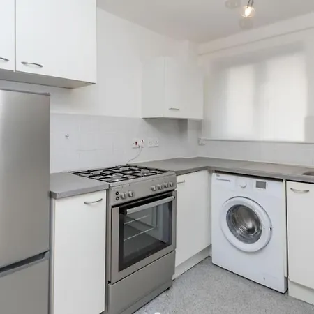 Bright, Interior, Close To The City, 2 Bedroom Appartamento Londra