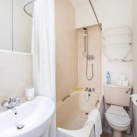 Apartment Double With Garden View London