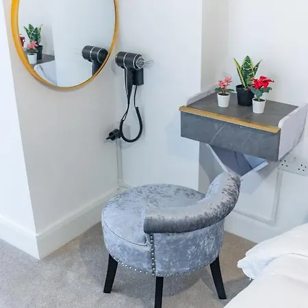 Luxury 2 Bedrooms - 2 Bathrooms - F5 * London