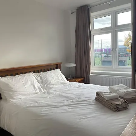 Apartment Family Friendly New Flat At London Gants Hill Station Near Ilford Wanstead