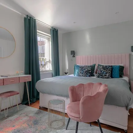 Notting Hill & Hyde Park Exclusive West-end Serene Designer Family 5bed4bath Apartment London