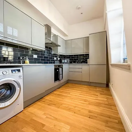 Appartamento Newly Refurbished Luxury 3 Bedroom *