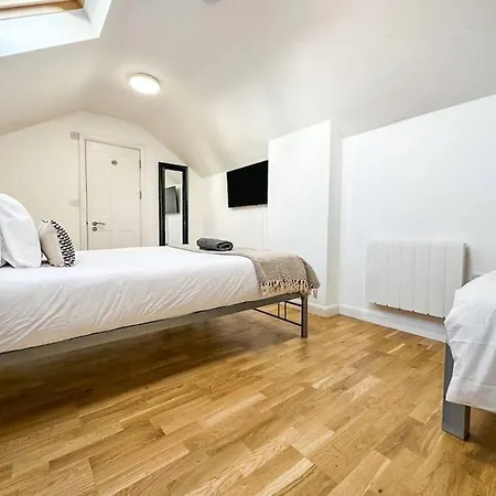 Newly Refurbished Luxury 3 Bedroom Appartamento Londra