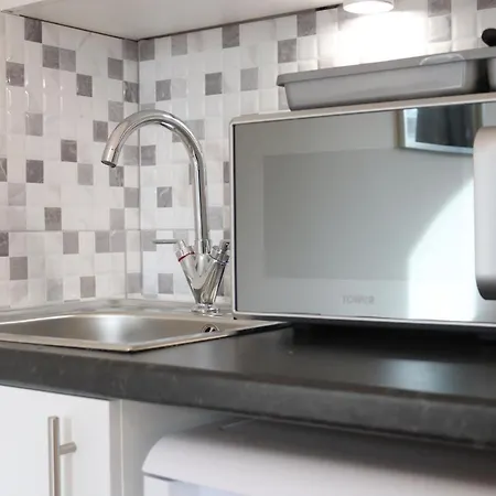 Heathrow Airport With En-suite * 사우스올