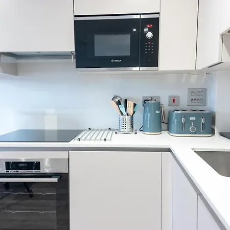 Luxury 2 Bedrooms - 2 Bathrooms - F5 Apartment London