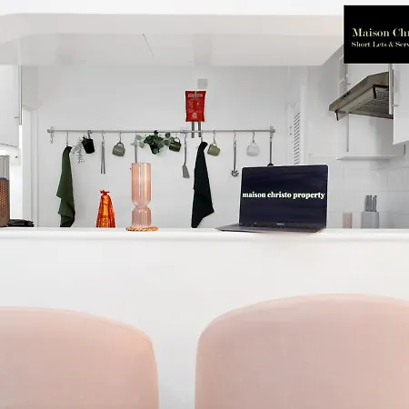 Kirkwall Apartment: Cozy 1-bedroom With Wi-fi By Maison Christo *