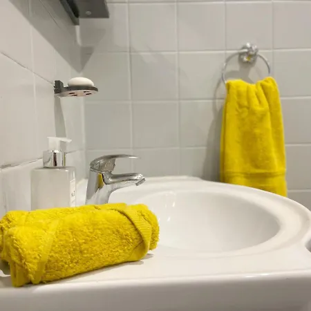 Lovely And Comfy Entire 1 Bedroom Flat - 1st Floor *