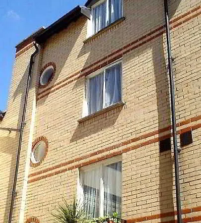 Access Maida Vale North Apartment