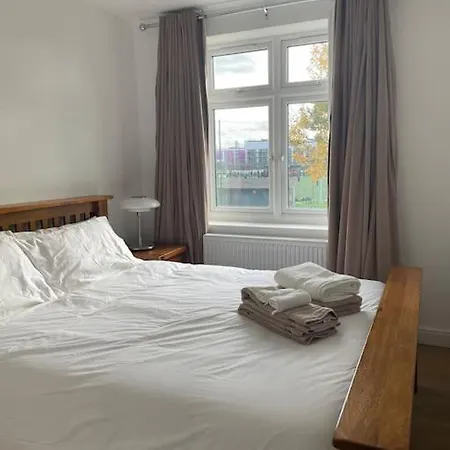 Family Friendly New Flat At London Gants Hill Station Near Ilford Apartment Wanstead