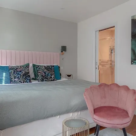 Notting Hill & Hyde Park Exclusive West-end Serene Designer Family 5bed4bath London