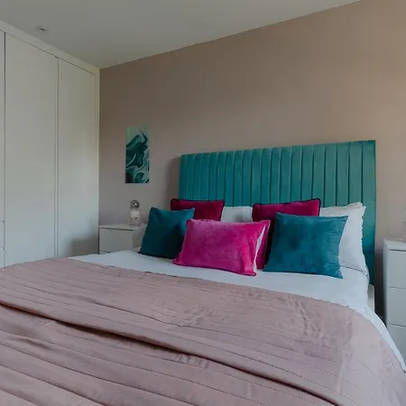 Notting Hill & Hyde Park Exclusive West-end Serene Designer Family 5bed4bath London