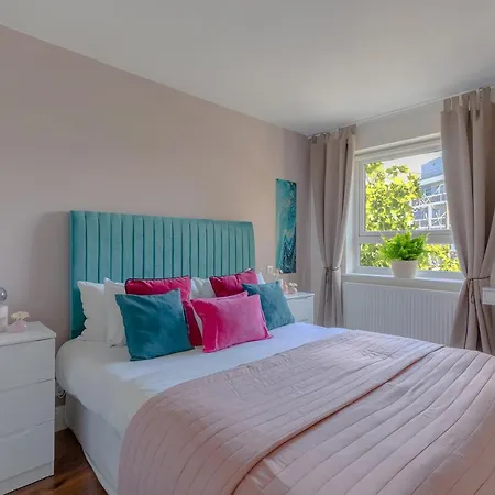 Notting Hill & Hyde Park Exclusive West-end Serene Designer Family 5bed4bath Apartment *