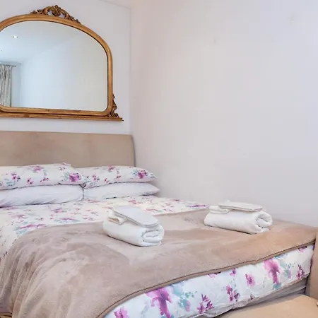 Holiday home Lovely Double W Private Bathroom In Chelsea London