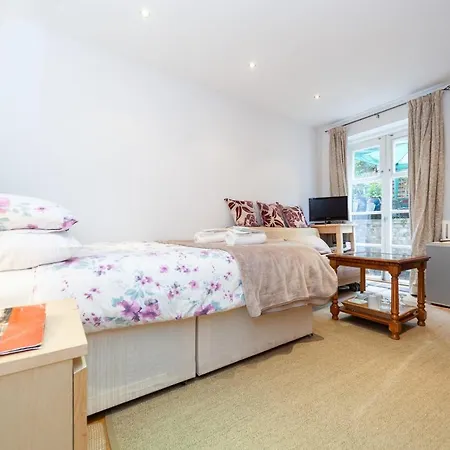 Lovely Double W Private Bathroom In Chelsea Holiday home *