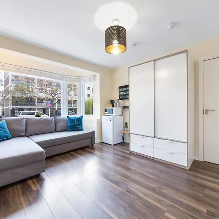 Twickenham Stays Guest house *