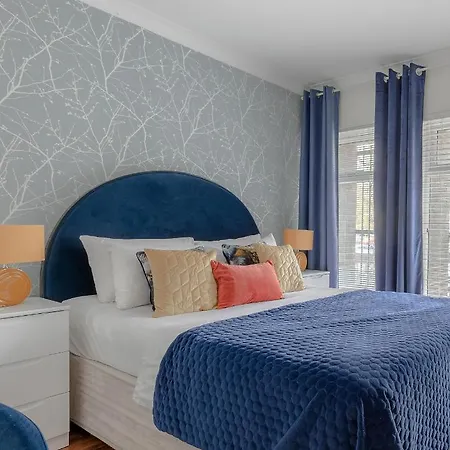 Notting Hill & Hyde Park Exclusive West-end Serene Designer Family 5bed4bath Apartment London