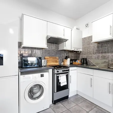 West Serviced Apartments: 2-bed, 2-bath With Parking Near Station