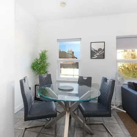West Serviced Apartments: 2-bed, 2-bath With Parking Near Station *