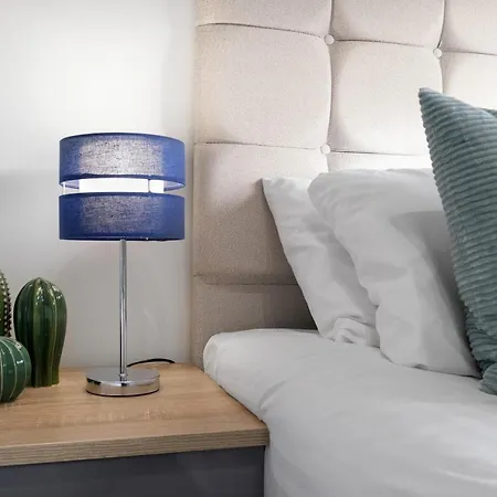 West Serviced Apartments: 2-bed, 2-bath With Parking Near Station * Ealing