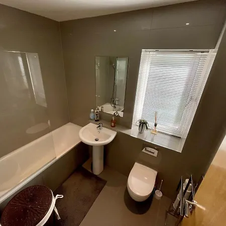 Apartment 2 Bed 2 Bathroom Gated 1 Inc Free Parking Bromley