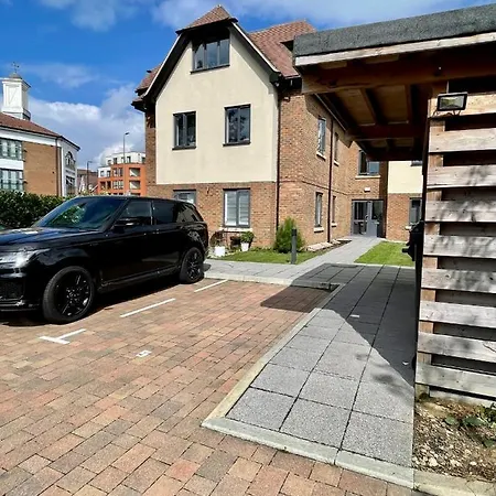 Apartment 2 Bed 2 Bathroom Gated 1 Inc Free Parking
