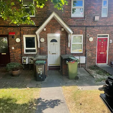Spacious Two Bedroom Flat * London