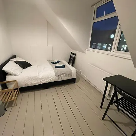 Beautiful 2 Bedroom On Tower Bridge * London