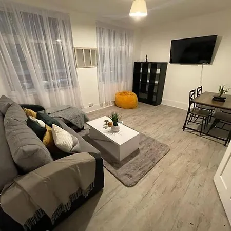 Comfy 2 Bedroom On Tower Bridge Apartment