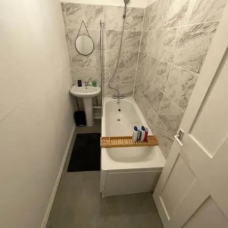 Comfy 2 Bedroom On Tower Bridge Apartment London