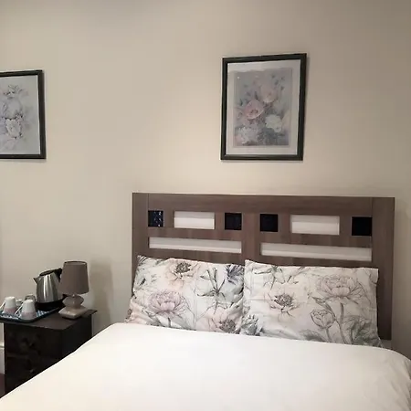 Guest house Lyttleton Uxbridge