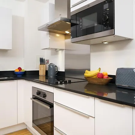 1 Bed Flat Near Canary Wharf, O2 Apartment London