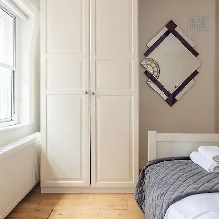 Spacious 1 Bed Oxford Street - Sleeps 4 Apartment
