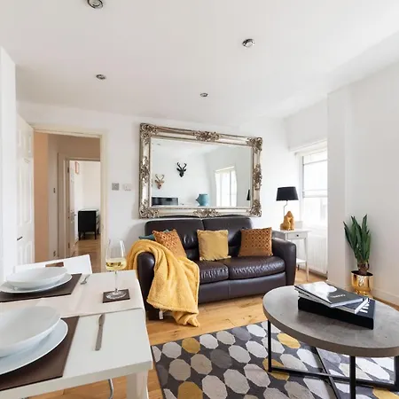 Apartment Spacious 1 Bed Oxford Street - Sleeps 4