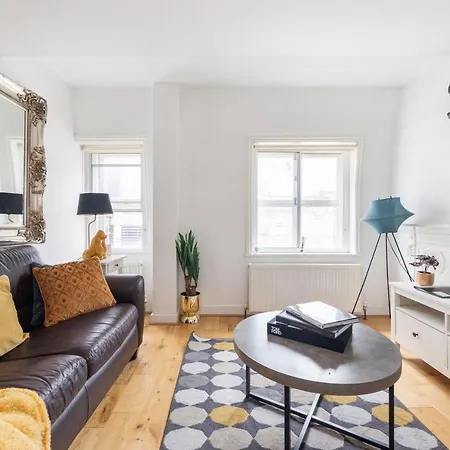 Spacious 1 Bed Oxford Street - Sleeps 4 London