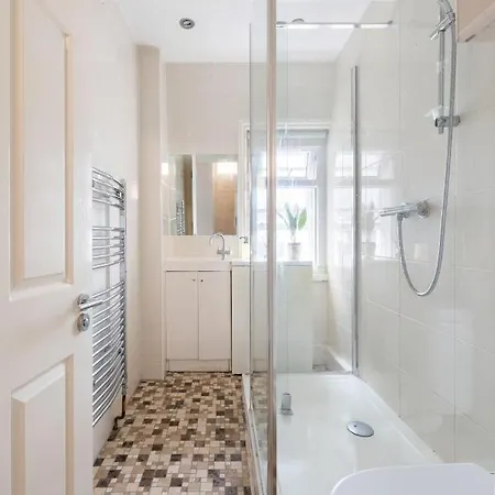 Spacious 1 Bed Oxford Street - Sleeps 4