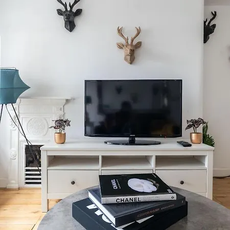 Spacious 1 Bed Oxford Street - Sleeps 4 Apartment *