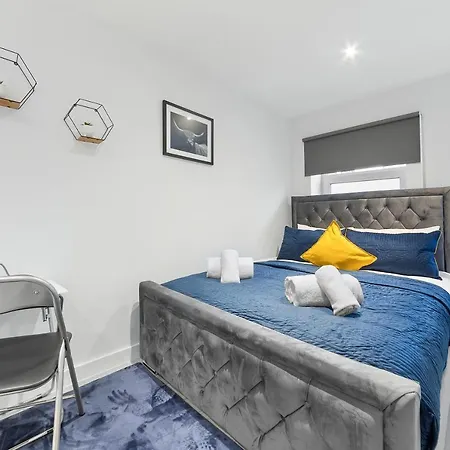 Crystal Palace Suites Gasthof *