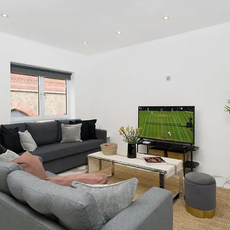 Oxford Street 2 Bedr, 3 Beds, 2,5 Bath, 2 Min Subway