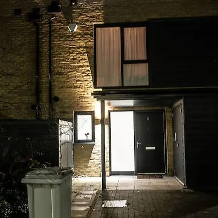 Villa Exquisite Cozy House, Close To Train Station And Amenities Harold Wood